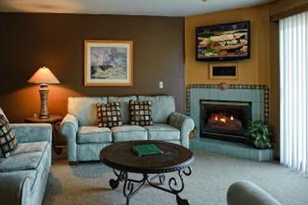 Hotel THE COVE OF LAKE GENEVA (Hebron)